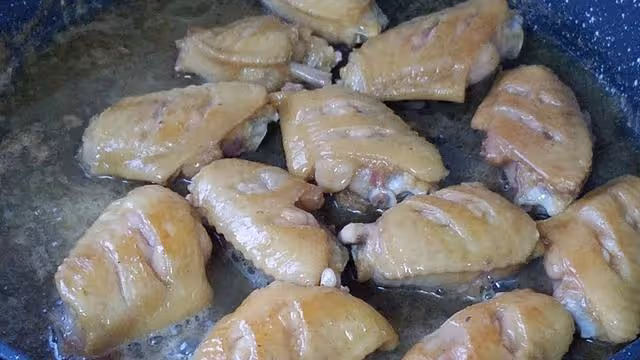 雞翅香噴噴的做法,簡單做法3分鐘學會,又香又好吃,我家經常做