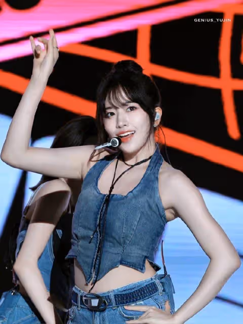 女愛豆舞台上差點發生事故,閉著眼睛表演10秒,網友表示需要道歉