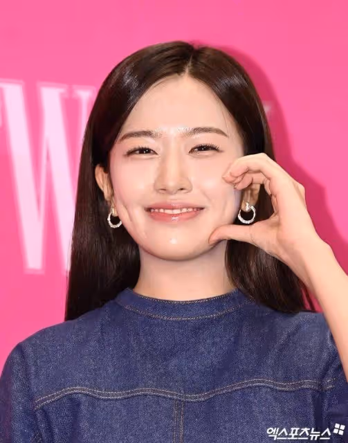 女愛豆舞台上差點發生事故,閉著眼睛表演10秒,網友表示需要道歉