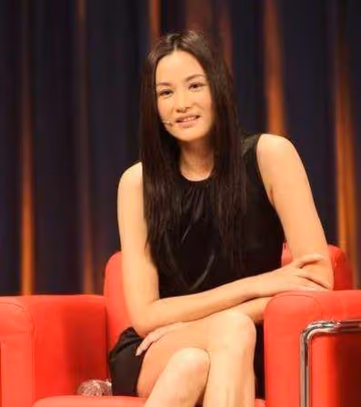 張藝謀捧紅的八大女性,有一位自己當了導演,最後一位成為了影后