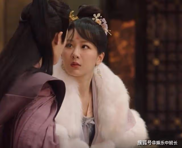 《長相思》相柳死前親吻小夭,醒來後卻抹去所有記憶,小夭哭到崩潰