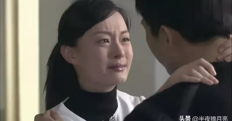 丁克夫妻年過四旬，丈夫變卦要孩子，妻子哭勸無果後，終於明白