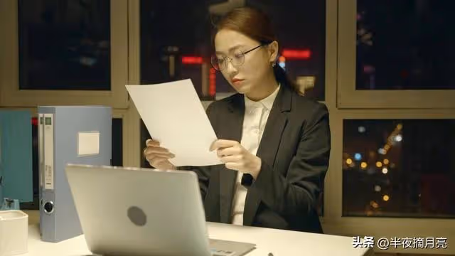 丁克夫妻年過四旬,丈夫變卦要孩子,妻子哭勸無果後,終於明白