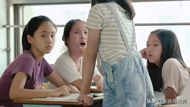 女兒考上985,父親氣急敗壞掀翻桌,弟弟:錢都是我的,不准用