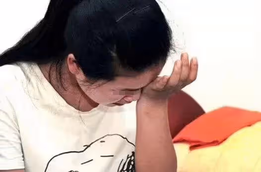 「生女兒不配上桌」我一耳光把婆婆打下桌:沒聽見小姑子說的話嗎