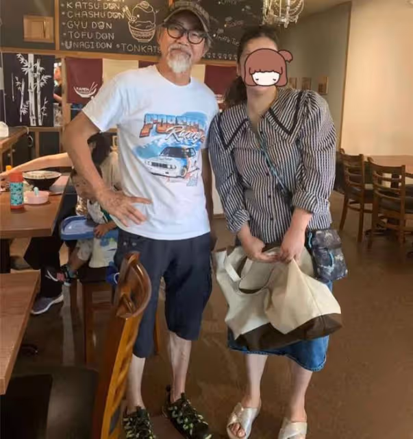 老戲骨元華溫哥華被偶遇，70歲精神矍鑠，妻兒已移民其國籍引熱議