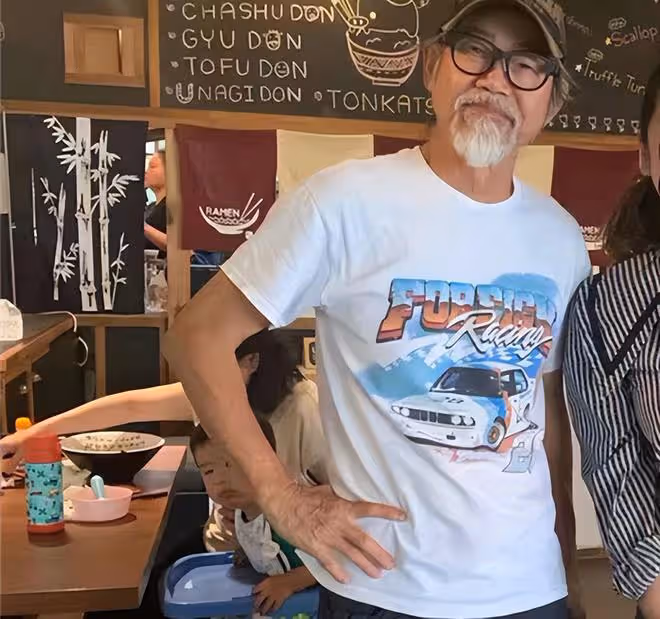 老戲骨元華溫哥華被偶遇，70歲精神矍鑠，妻兒已移民其國籍引熱議