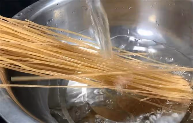 白菜燉豆腐粉條這樣做才最好吃,原汁原味,做法簡單家常,太香了