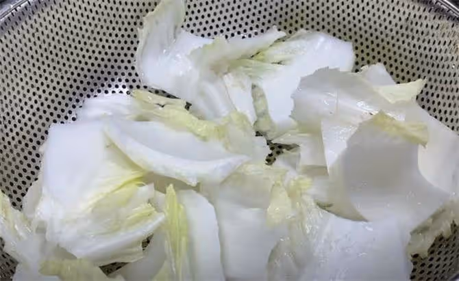 白菜燉豆腐粉條這樣做才最好吃,原汁原味,做法簡單家常,太香了