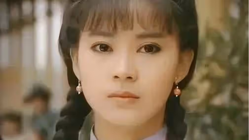 「最美婉君」：與丈夫戀愛10年，生一雙兒女，今58歲的她怎樣了？