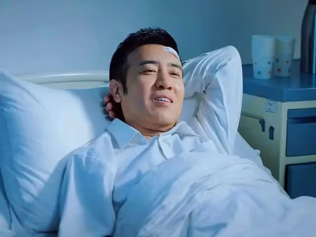 於和偉：吃大姐母乳長大，五姐供他讀大學.成名後給姐姐們買房