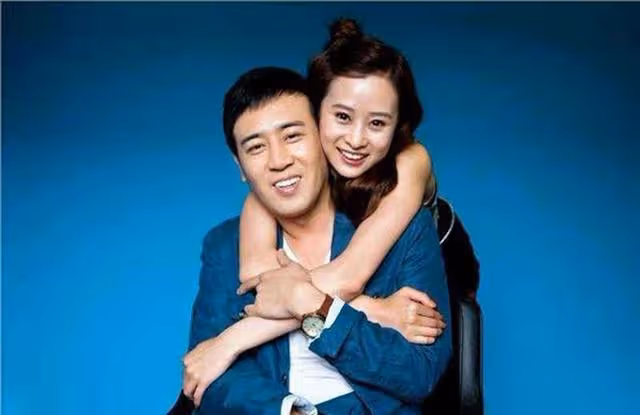 於和偉：吃大姐母乳長大，五姐供他讀大學.成名後給姐姐們買房