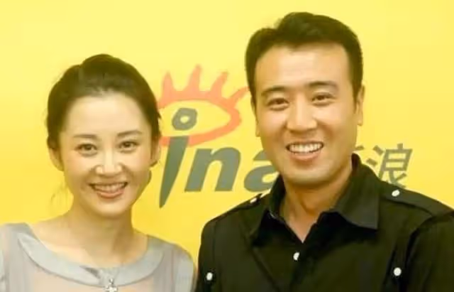 於和偉：吃大姐母乳長大，五姐供他讀大學.成名後給姐姐們買房