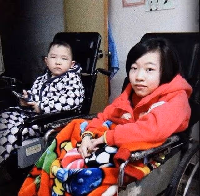 姐弟相繼患「漸凍症」：13歲女兒寫遺書，父親想自殺，後來怎樣