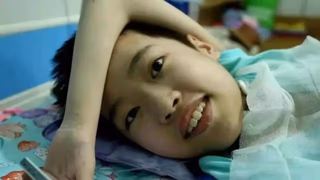 姐弟相繼患「漸凍症」：13歲女兒寫遺書，父親想自殺，後來怎樣