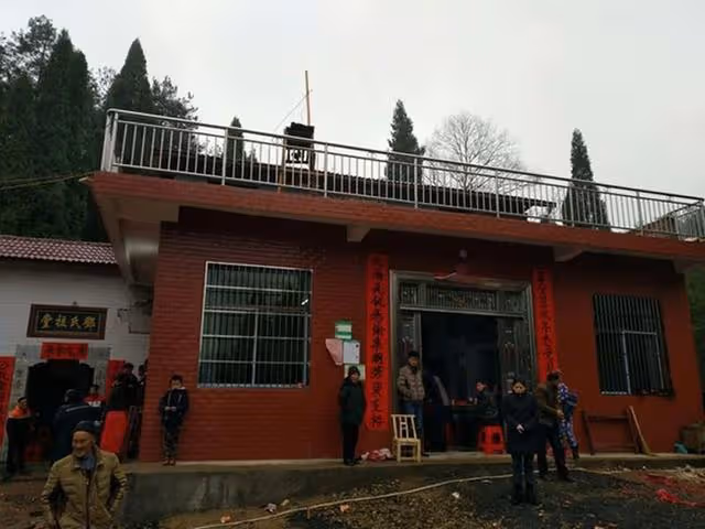 回顧人大學霸伍繼紅:失業,結了兩次婚,生了6個娃,淪為低保戶