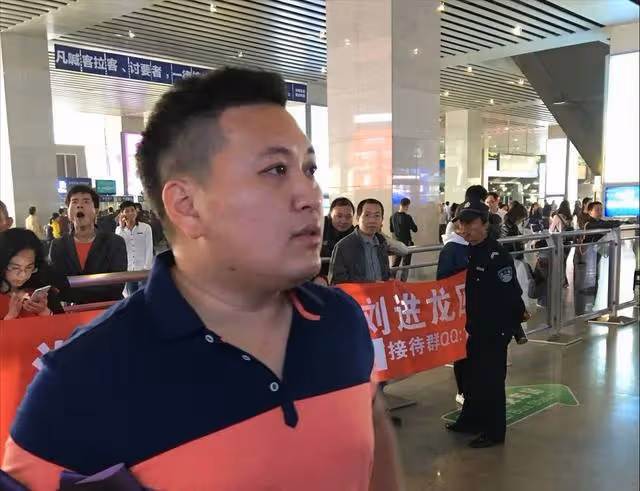 2016年,湖南4歲男童被拐,父母苦尋22年,兒子歸來時已身價百萬