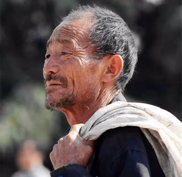 2015年,江蘇拾荒老人死後被翻出21萬現金,為何大爺也不給兒子