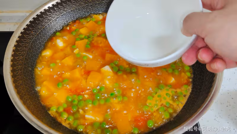 不愧是「秋補第一瓜」!製成秋天第一碗羹,香濃又滋養,吃一次想三天