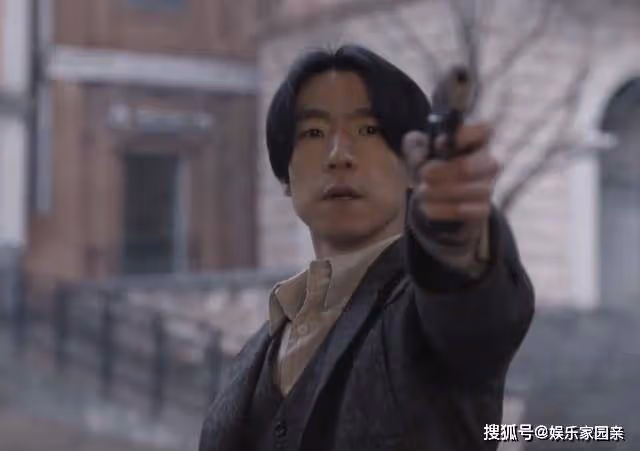 《潛行者》趙權章叛變,方嘉樹行動失敗被捕,蘇雅露獻身擋槍死亡
