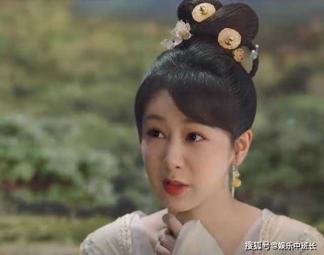 《長相思》相柳為救小夭漏出原型,辰榮馨悅當場嚇暈,小夭親吻額頭