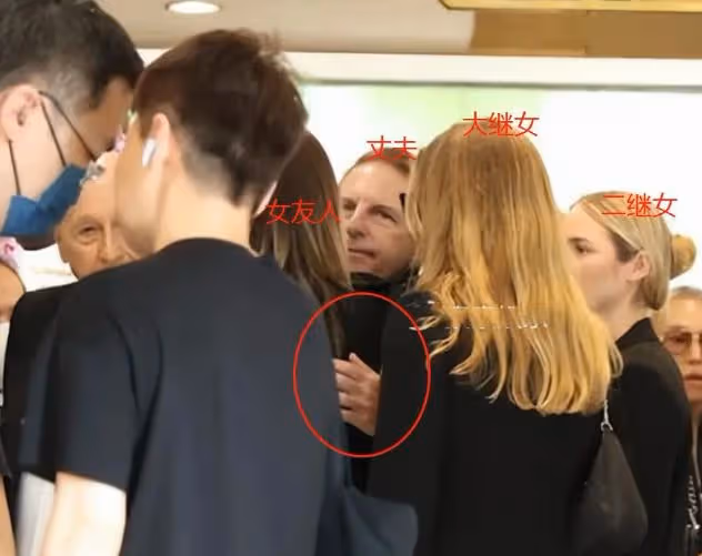 李玟葬禮醜態百出：二姐發瘋，丈夫摟美女，蕭亞軒暈倒，繼女大笑