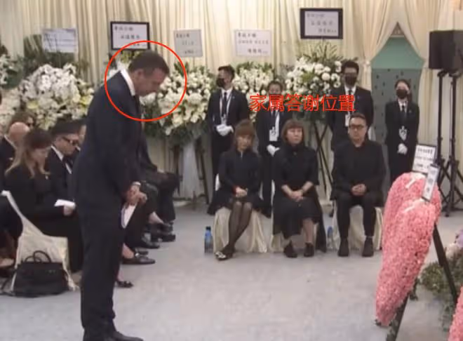 李玟靈堂內景曝光，丈夫和倆繼女現身無人搭理，公開與女友人摟抱