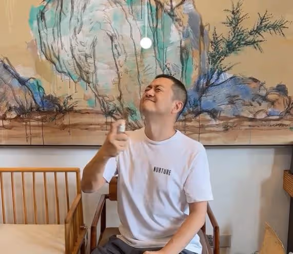 毀三觀！曝李亞鵬利用李嫣向王菲要錢，疑遭對方扇耳光，網友：該