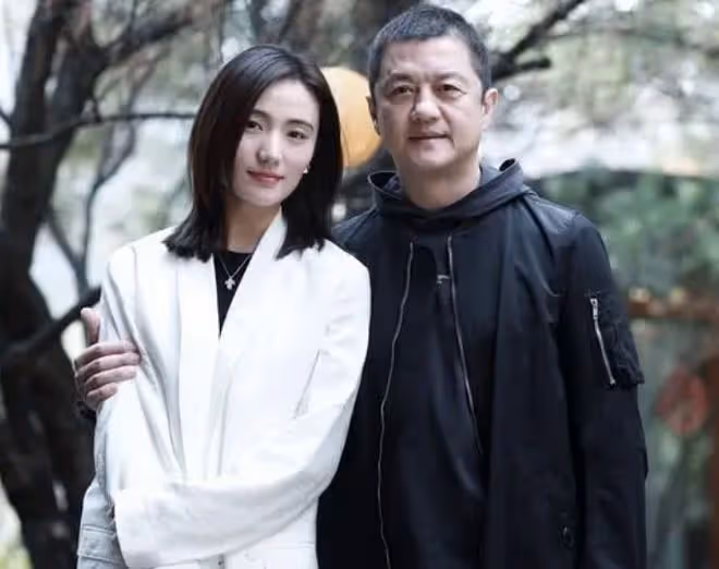 毀三觀！曝李亞鵬利用李嫣向王菲要錢，疑遭對方扇耳光，網友：該