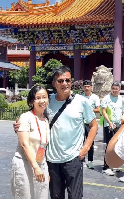 香港明星足球隊現身貴州，十幾位大咖全是熟面孔，興奮遊玩接地氣