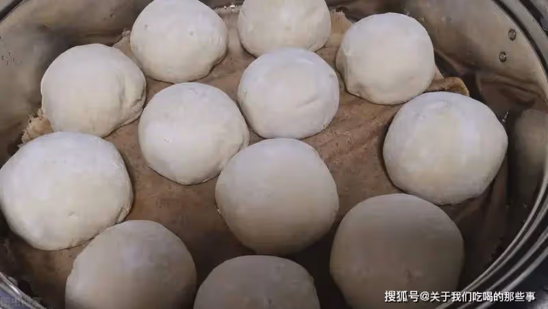 蒸饅頭髮面時,不要只會放酵母,牢記這6個竅門,饅頭雪白又膨鬆