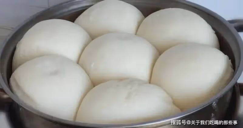 蒸饅頭髮面時,不要只會放酵母,牢記這6個竅門,饅頭雪白又膨鬆