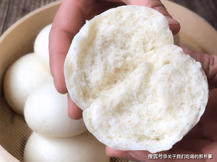 蒸饅頭髮面時,不要只會放酵母,牢記這6個竅門,饅頭雪白又膨鬆