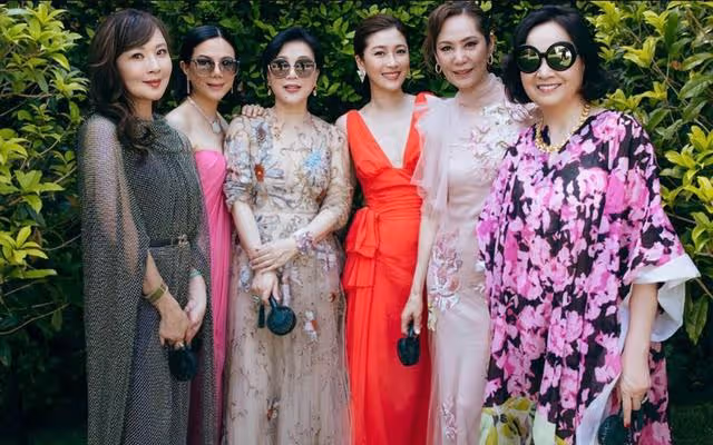 恭喜!香港知名女星成功躋身上流社會,與多位城中富婆成好閨蜜