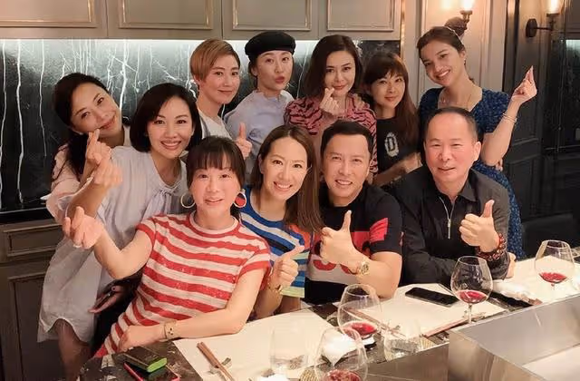 恭喜!香港知名女星成功躋身上流社會,與多位城中富婆成好閨蜜