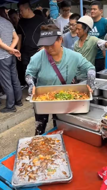 10元盒飯姐宣布暫停營業!走紅後遭網紅扎堆直播,食物被嚴重浪費
