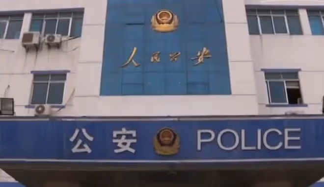 2015年,年輕女孩未婚先孕,15樓扔下新生兒,兇手:她是我的噩夢