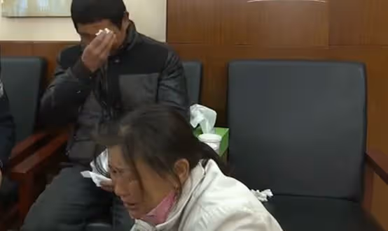 2015年,年輕女孩未婚先孕,15樓扔下新生兒,兇手:她是我的噩夢