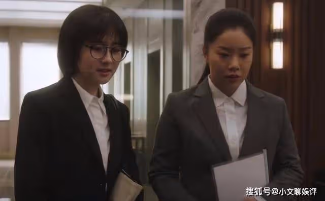 《一路朝陽》王陽李蘭迪辦公室擁吻，被高葉撞破太尷尬，王菊沒眼看