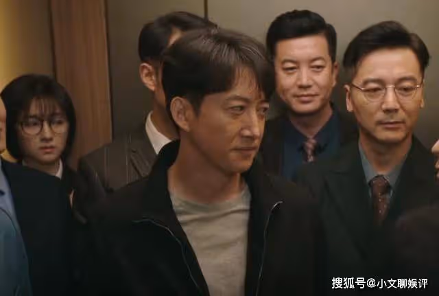 《一路朝陽》王陽李蘭迪辦公室擁吻，被高葉撞破太尷尬，王菊沒眼看