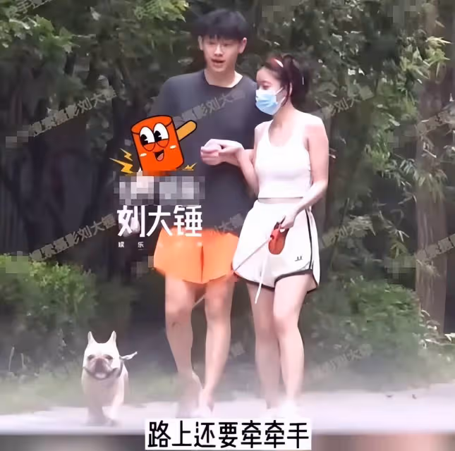 「胡辣湯女神」曝戀情!與大3歲男星牽手遛狗,超市購物甜蜜同居