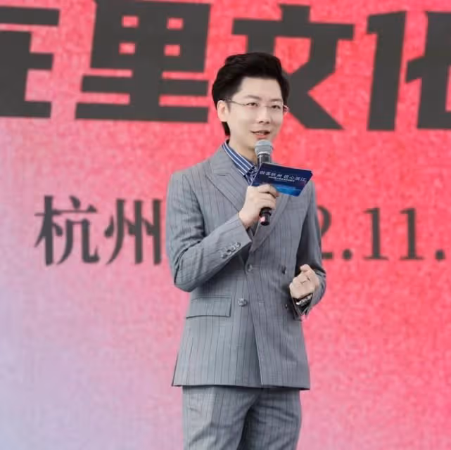 浙江台主持人辭職後倒苦水,每月工資最低時兩千塊,還不起房車貸
