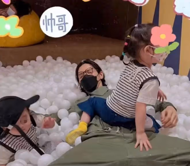郭碧婷泳裝生圖曝光,有小肚腩和普通人沒區別,當媽後太接地氣
