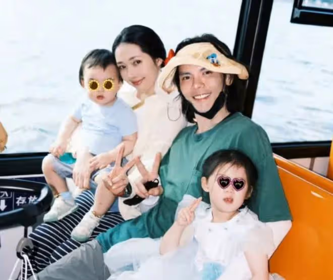 郭碧婷泳裝生圖曝光,有小肚腩和普通人沒區別,當媽後太接地氣