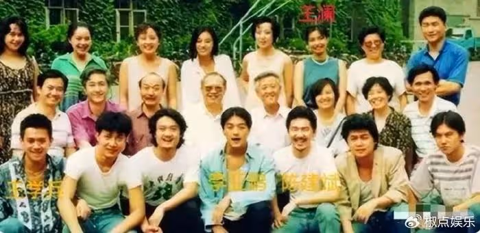 曾經的美女明星,被譽為「內地王祖賢」,如今又肥又胖土得掉渣