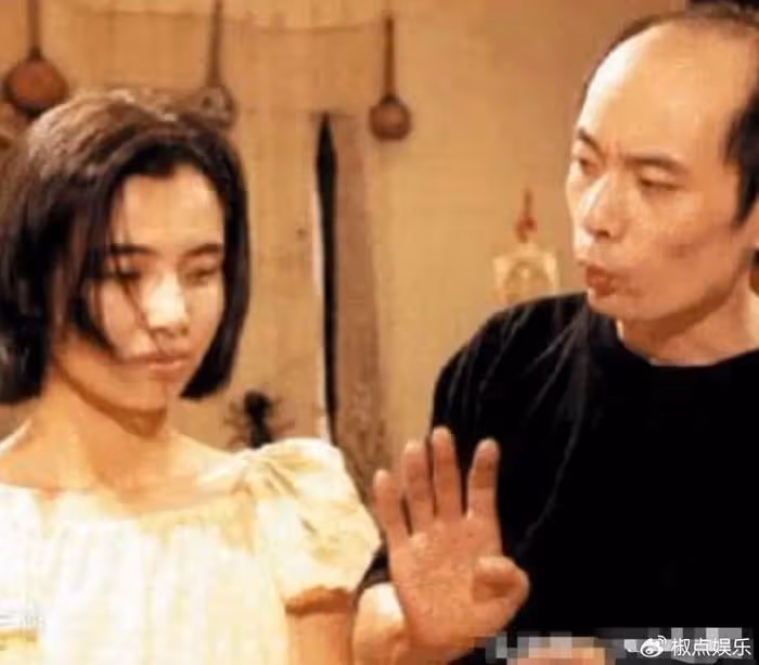 曾經的美女明星,被譽為「內地王祖賢」,如今又肥又胖土得掉渣