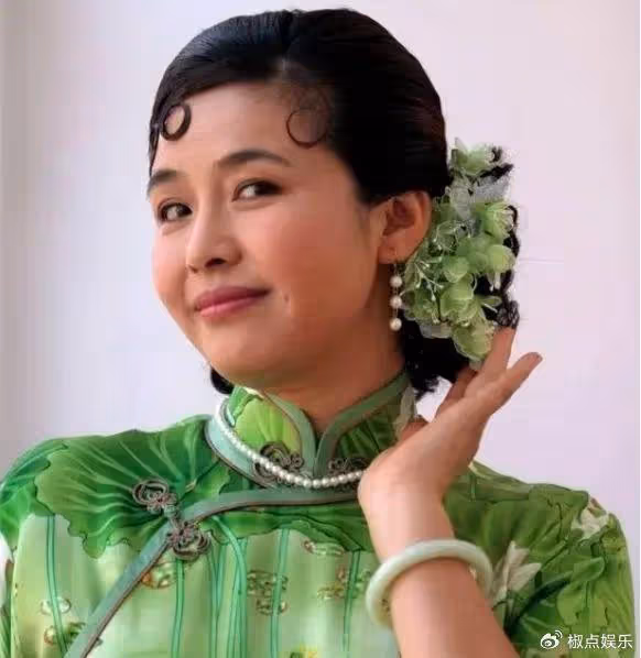 曾經的美女明星,被譽為「內地王祖賢」,如今又肥又胖土得掉渣