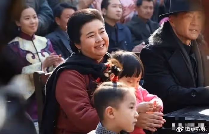 曾經的美女明星,被譽為「內地王祖賢」,如今又肥又胖土得掉渣