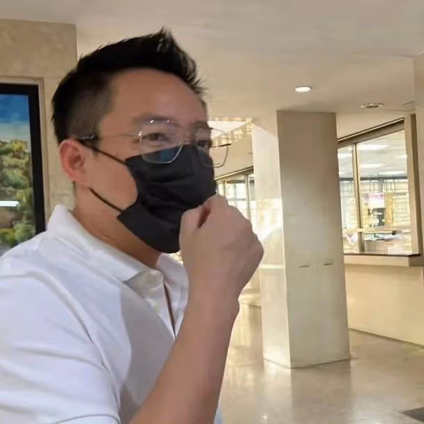 汪小菲被傳喚出庭，遭大S起訴泄露隱私，女方派律師拒絕直面前夫