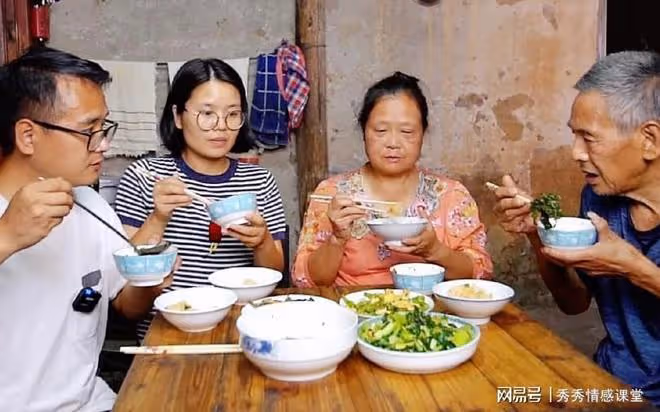 案例:被鳳凰男拉進家族群的第2天,我取消了婚禮,這家庭不能嫁